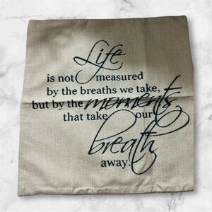 GRAPHIC THROW PILLOW TOSS ACCENT PILLOW COVER 17’ X 17’. NWOT